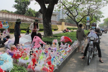 Thị trường Valentine "nóng" cùng Tết ảnh 3